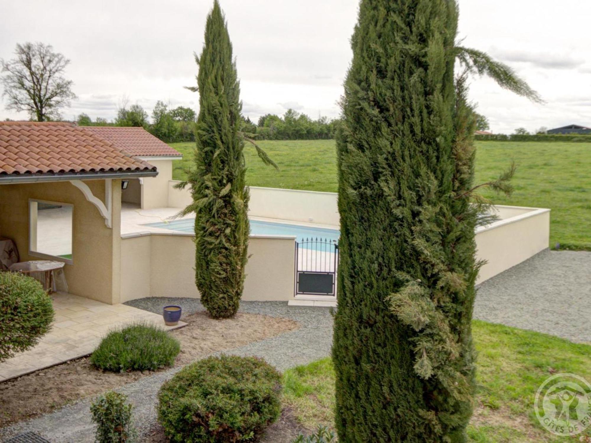 Belle Maison De Campagne Avec Piscine, 4 Chambres, Jardin Et Terrasse Pres De Montbrison - Fr-1-496-48 Chalain-le-Comtal Eksteriør billede