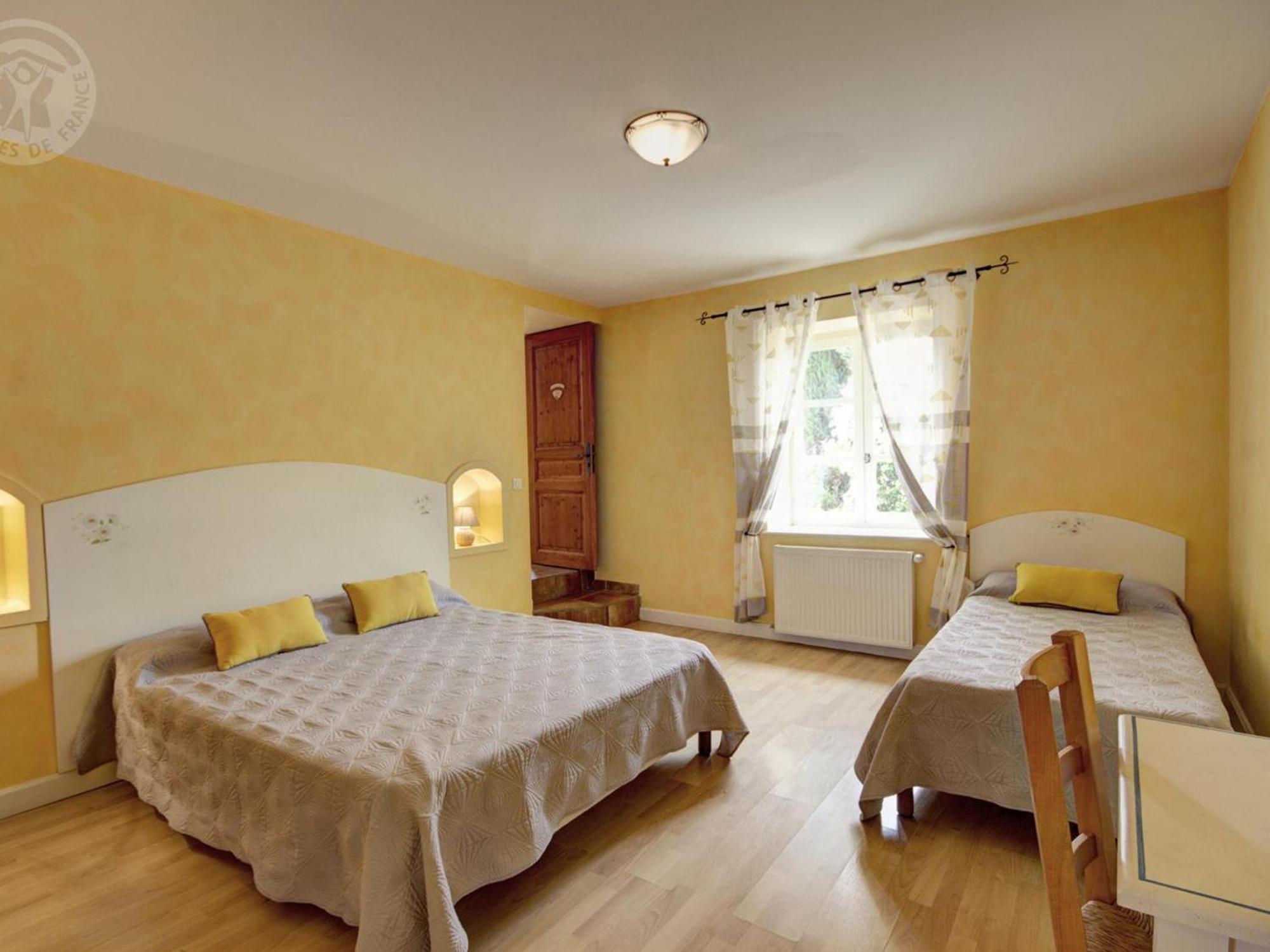 Belle Maison De Campagne Avec Piscine, 4 Chambres, Jardin Et Terrasse Pres De Montbrison - Fr-1-496-48 Chalain-le-Comtal Eksteriør billede