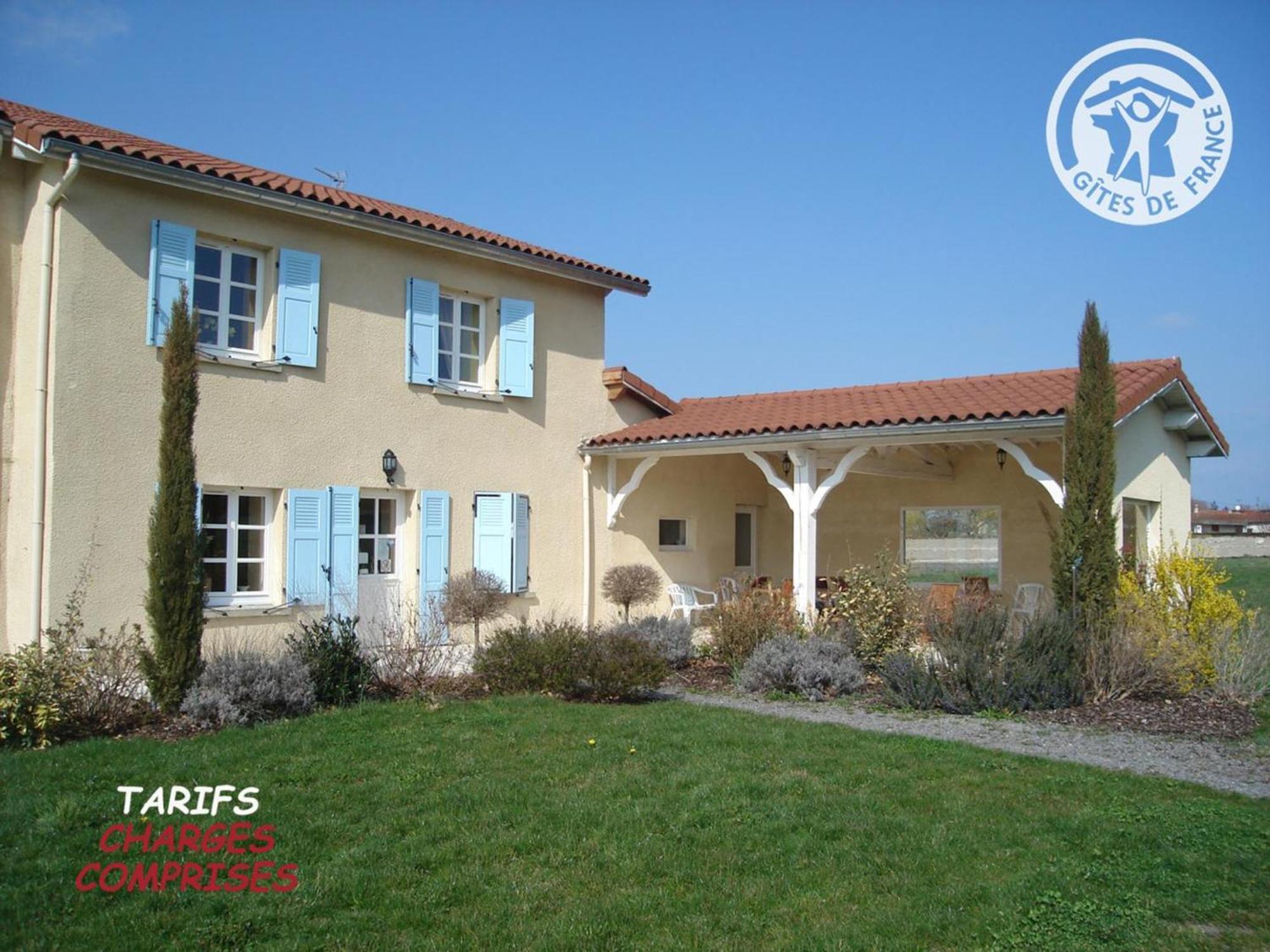 Belle Maison De Campagne Avec Piscine, 4 Chambres, Jardin Et Terrasse Pres De Montbrison - Fr-1-496-48 Chalain-le-Comtal Eksteriør billede